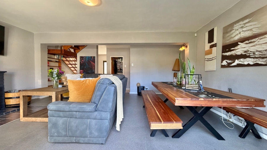 To Let 3 Bedroom Property for Rent in Longdown Western Cape
